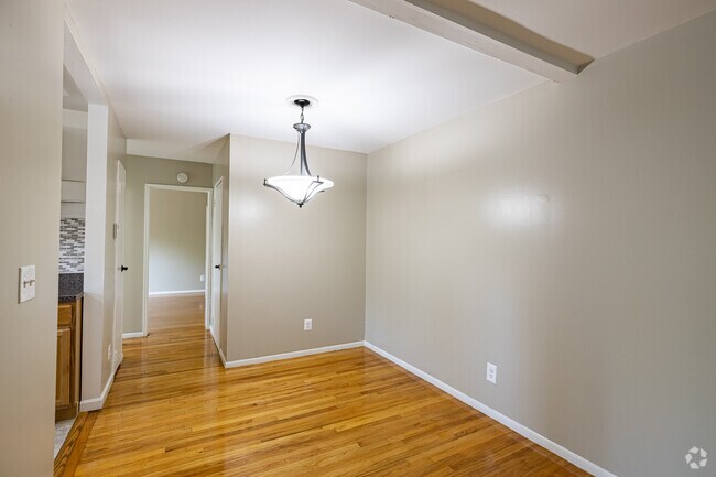 1BR, 1BA - 750SF - Dining Room
