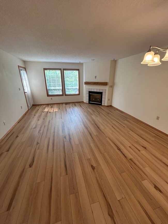 Photo - 824 NE Ashby Ct