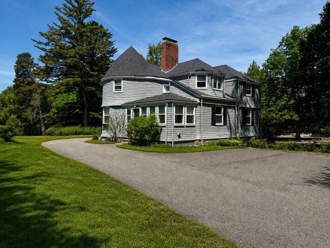 Building Photo - 149 Elm St