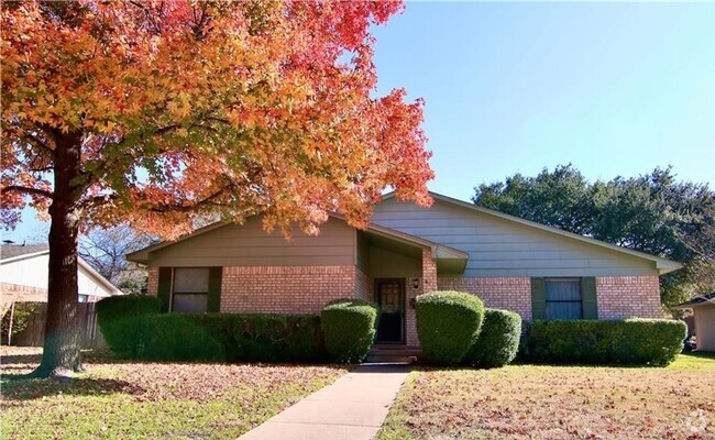 Building Photo - 3 Bedroom 2 Bath Home