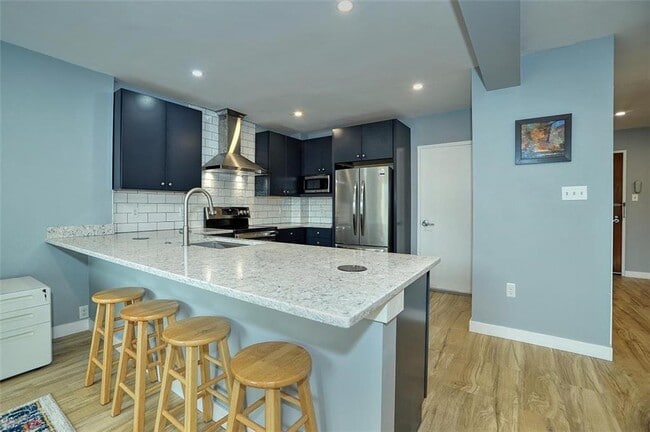 Building Photo - 320 Fort Duquesne Blvd Unit 12M
