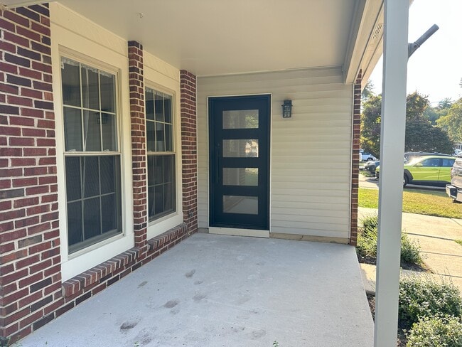 Photo - 223 Foxwood Ln
