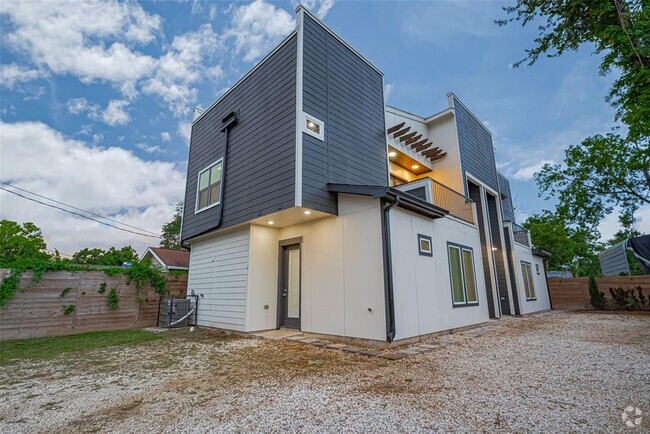 Building Photo - 7914 Pointer St Unit B Rental