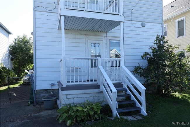 Building Photo - 38 Norwalk Ave Rental