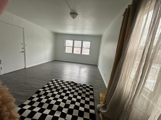 Photo - 3046 S Moreland Blvd