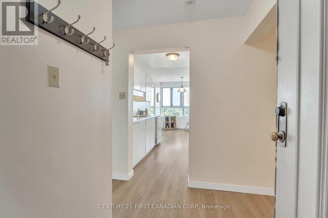 Photo - 600 Grenfell Dr Unit 1010