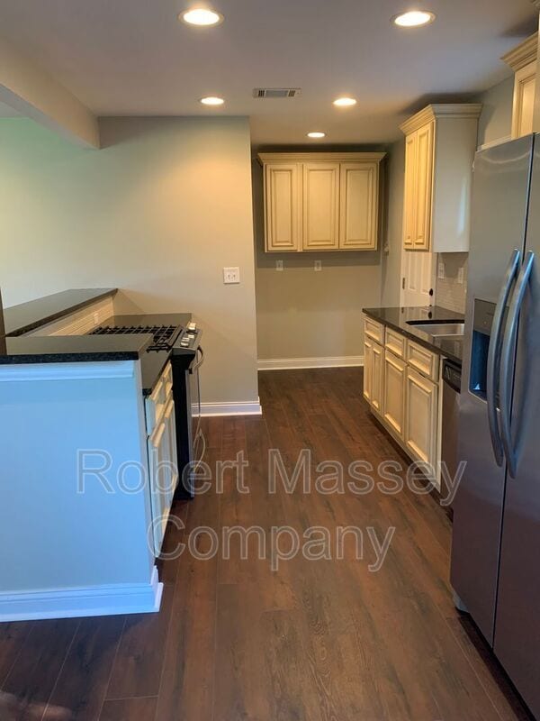 Photo - 2383 Clarendon Ave