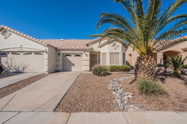 Building Photo - Beautiful 2 bedroom & 2 bath home in Desert Foothills Villas
