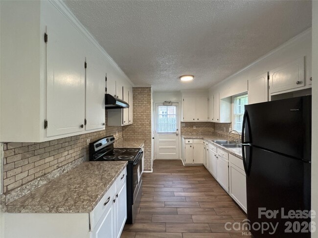 Photo - 7336 Kilcullen Dr