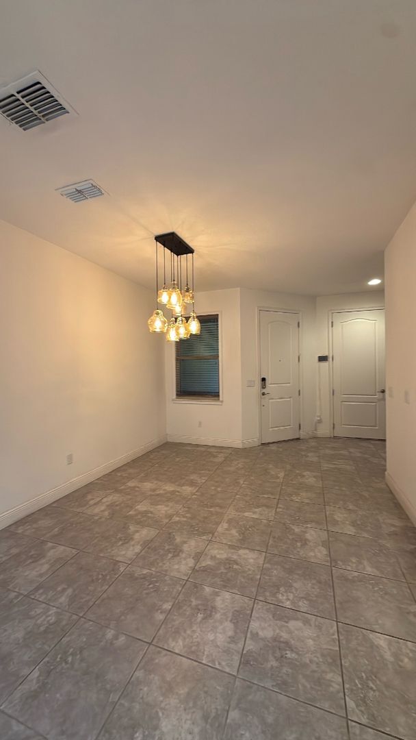Photo - Eagle Creek three bedroom, 2 and half bath...