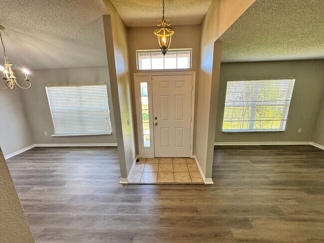 Photo - Split Floor plan 3/2 in Poinciana