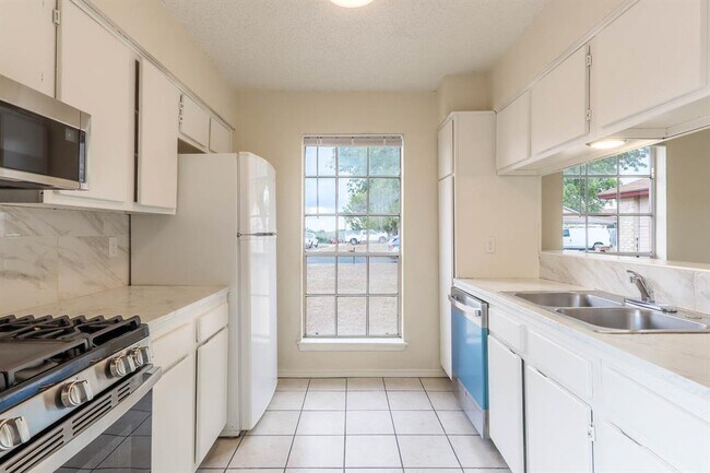Photo - 1915 Prairie Knoll Ct