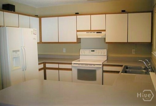 Photo - 2 St Ives Dr