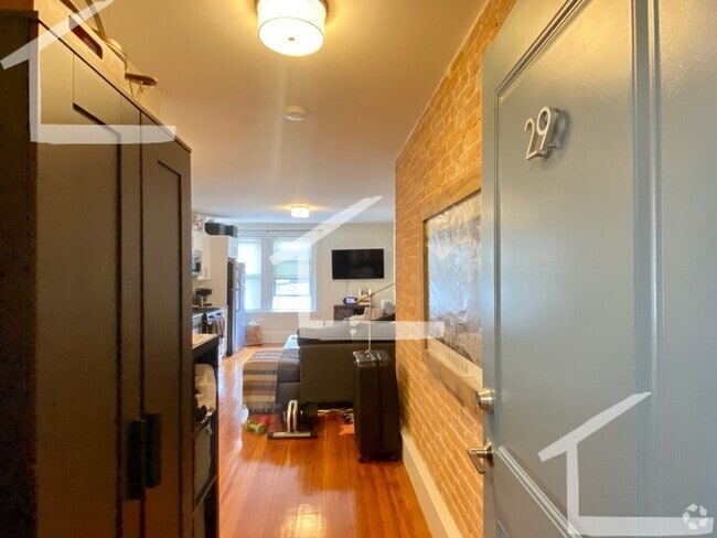 Building Photo - Brookline Village Location.  Heat, Hot Wat... Rental