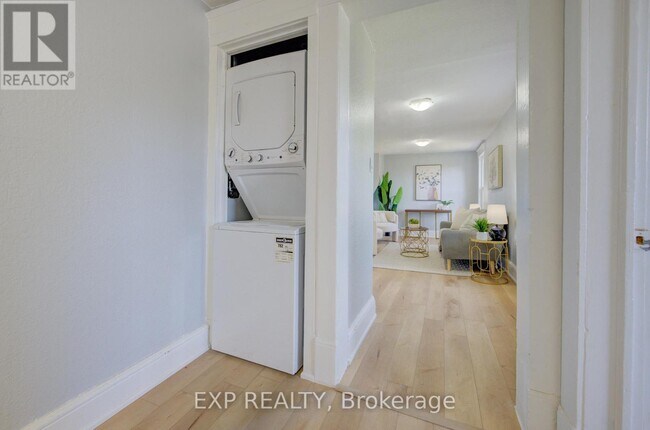 Photo - 63 Brook St Unit UPPER