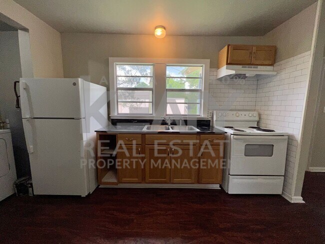 Photo - 2 Bedroom Home in Freetown!