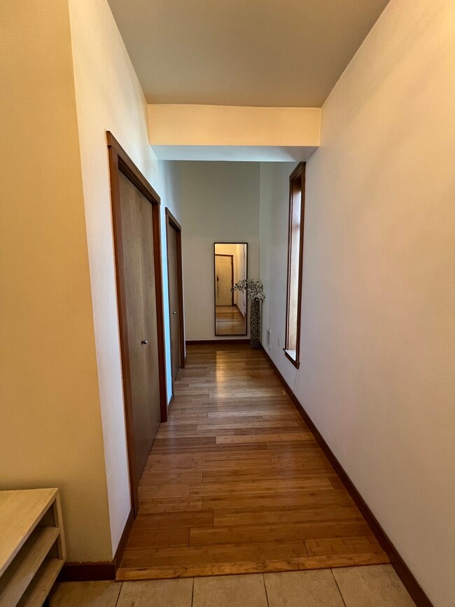 Photo - 910 Gladstone St Unidad 311
