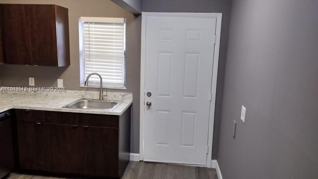 Photo - 617 Ixoria Ave Unit 12