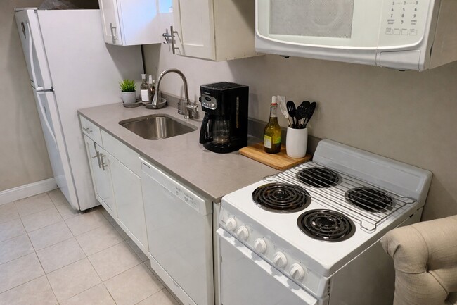 Photo - 301 V St NE