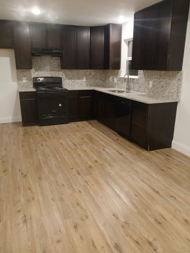 Photo - 729 Oak Landing Cir