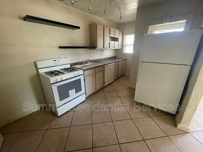 Photo - 3558 E Fairmount St