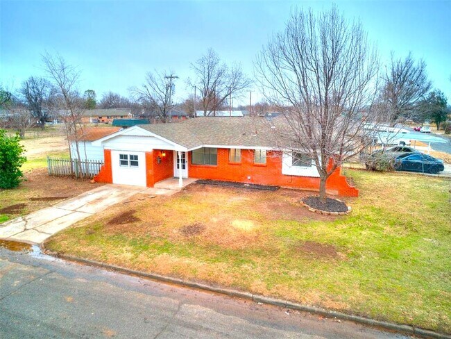Photo - Super 4 Bed 1.5 Bath in the South Gate Addn in Moore, OK