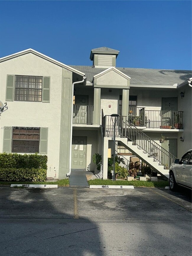 Building Photo - 1055 N Franklin Ave Unit 1055D