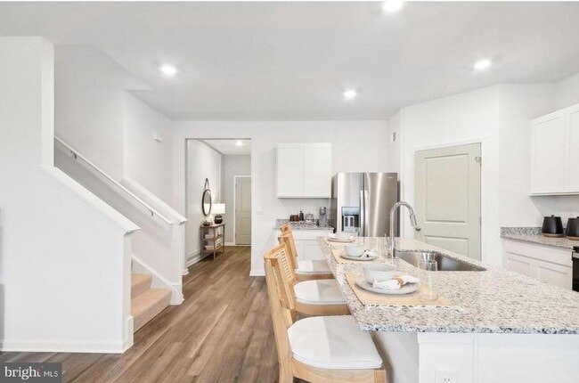 Photo - 124 Woodford Dr