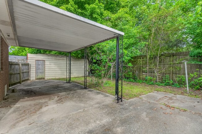 Photo - 506 Hickory St SE