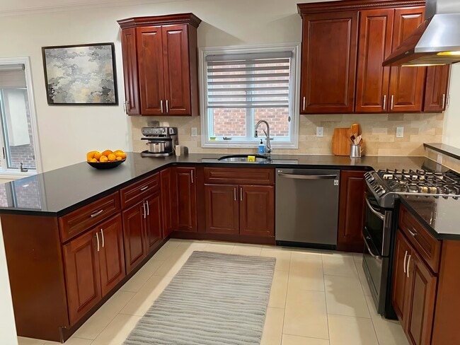 Photo - 436 Lawton Ave Unit A