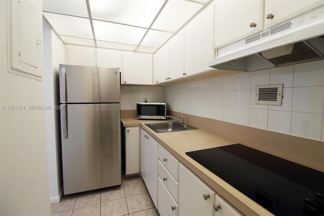 Photo - 1000 West Ave Unit 906