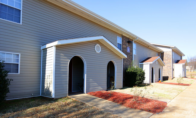 Building Photo - Spencer Trace Apartments