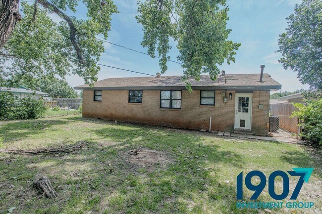 Photo - 608 N Janeway Ave