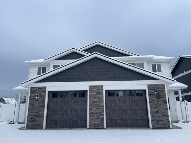 Building Photo - Brand New Hayden Townhome