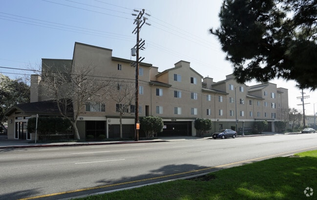 Photo - Academy Hall Apartments