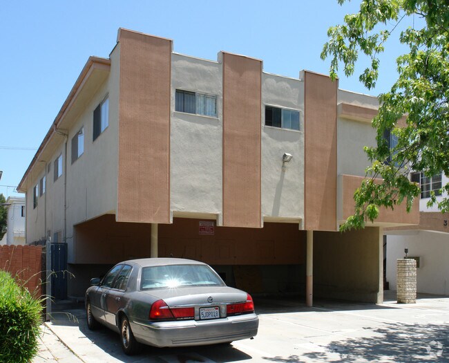 3708 Veteran Ave