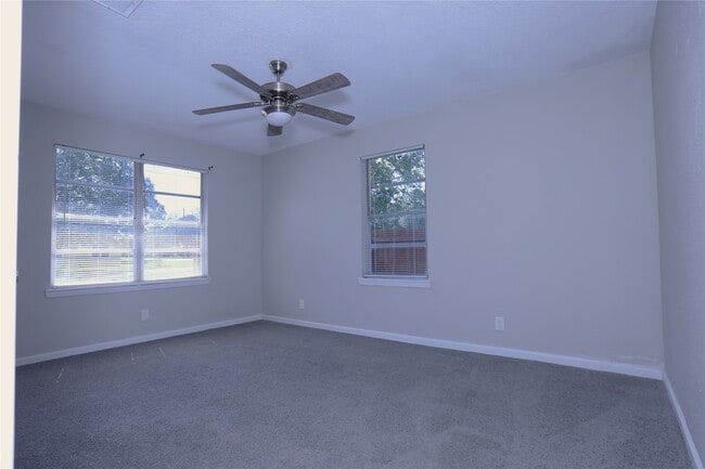 Building Photo - 130 Bennett Dr
