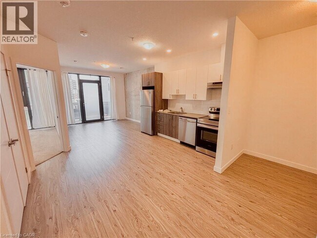 Photo - 1434 Highland Rd W Unit 209