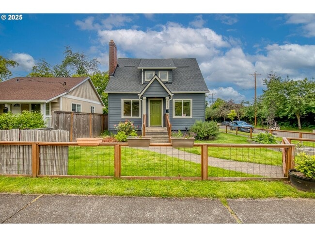 Building Photo - 1174000 Unit A