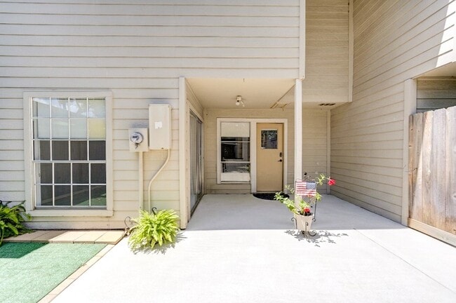 Photo - 7965 Kendalia Dr