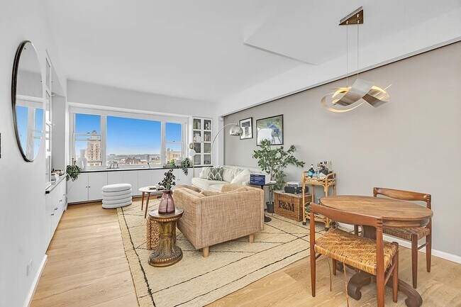 60 E 8th St Unit 16K