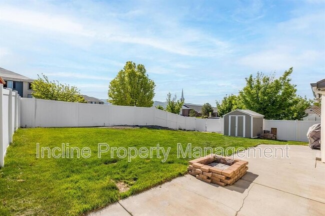 Photo - 702 Durham Dr