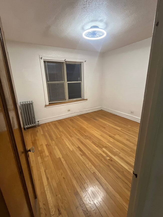 Building Photo - 2408 E 77th St Unit 2A