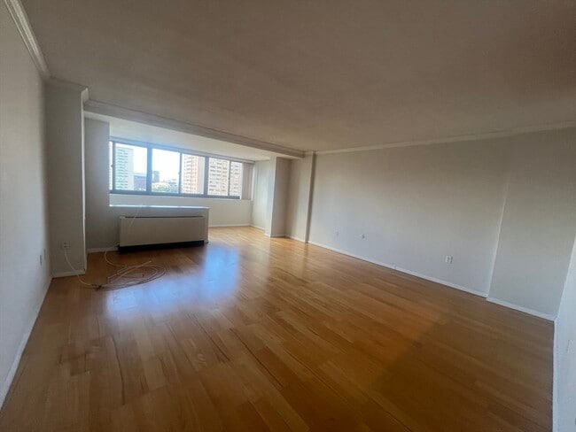 Building Photo - 9 Hawthorne Pl Unit 12B Rental