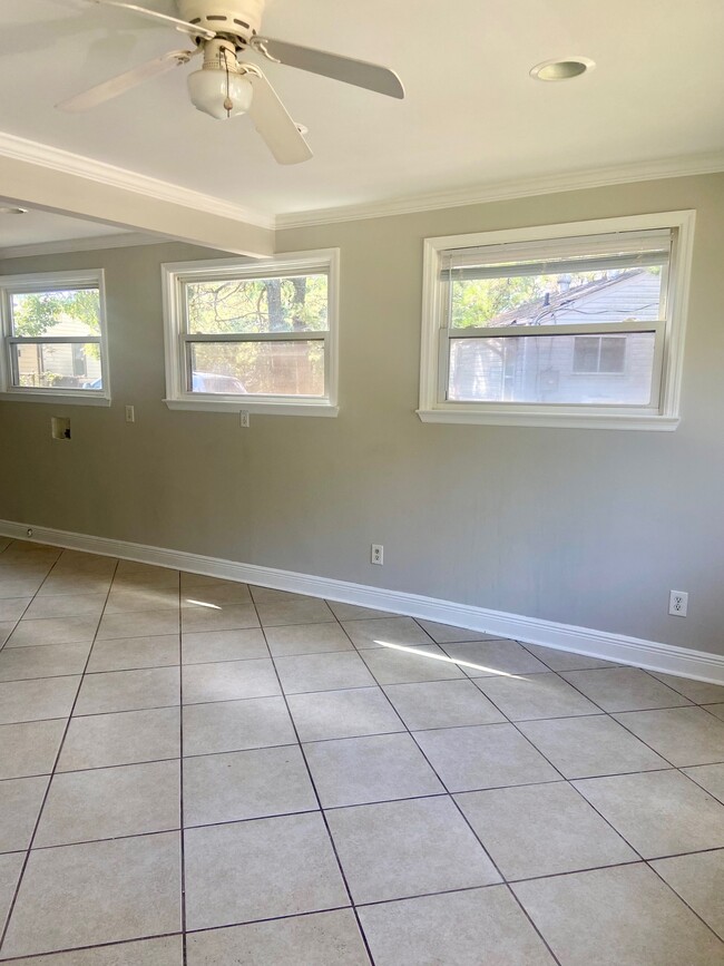 Photo - 2209 Center Way S