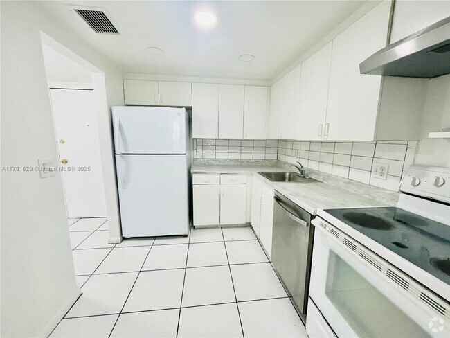 Building Photo - 13499 Biscayne Blvd Unit 1613 Rental