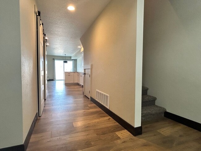 Photo - 3 Bed / 2.5 Bath Townhouse with Fenced Yard – Great Kalispell Location!
