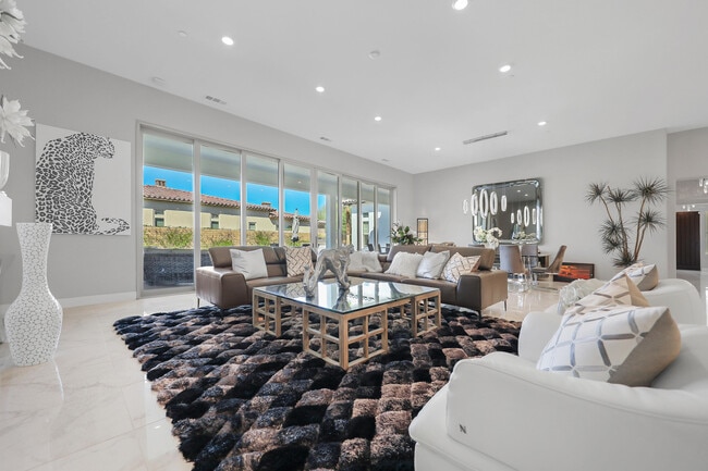 81695-695 Thunder Gulch Way