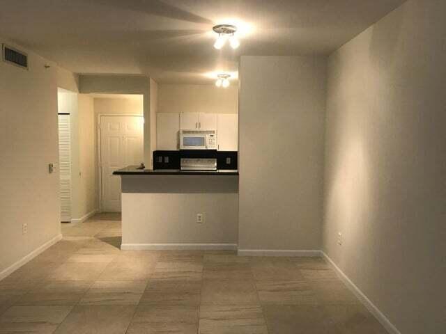 Photo - 630 S Sapodilla Ave Unidad 114