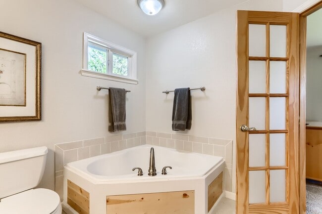 Photo - Spacious 5 BDR Lafayette Home - Close to Coal Creek Trail